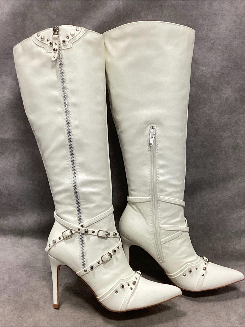 LALA IKAI Women's Ivory Faux Leather Pointy Toe Knee High Heeled Boots Size 7